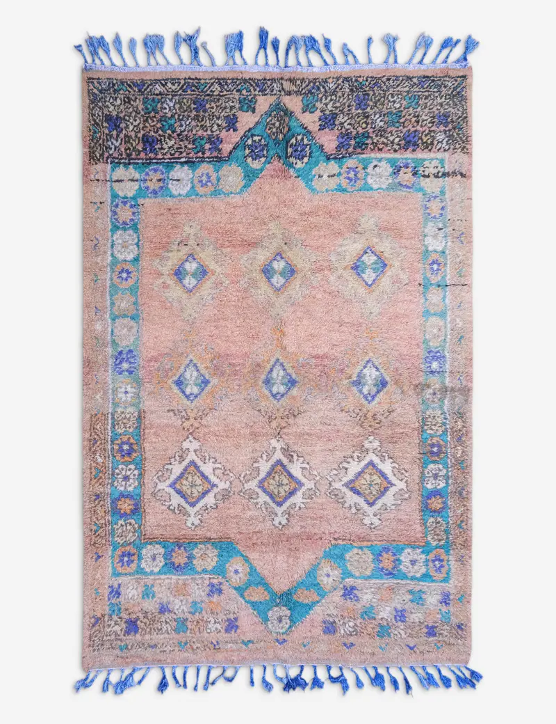Balanced Vintage Moroccan Berber Rug – 5'9" X 9'1" (No. 81) 1