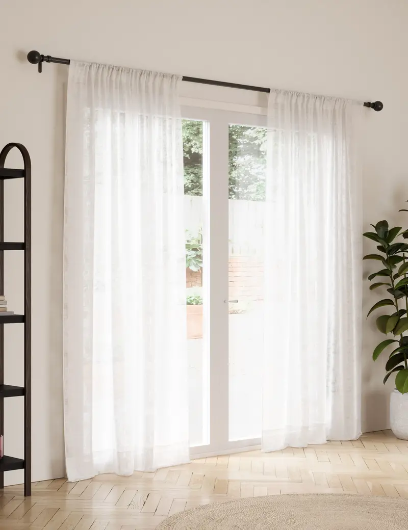 Bowman Adjustable Modern Curtain Rod 1
