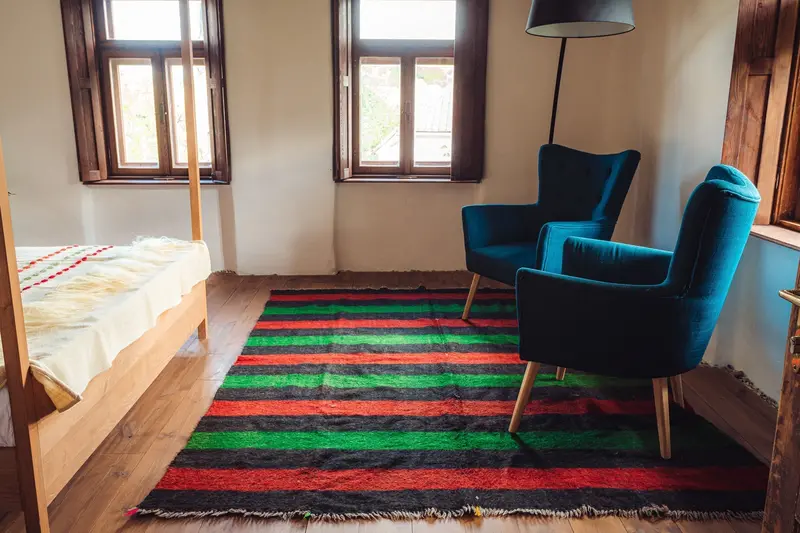 Bulgarian Flatweave Rug – Antique Handwoven Floor Art – R33 1