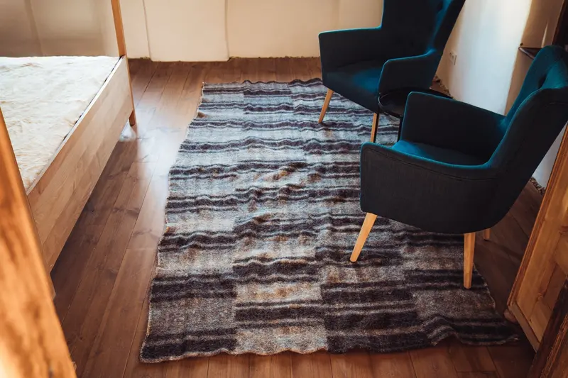 Bulgarian Wool Area Rug – Antique Handwoven Floor Covering – R41 1