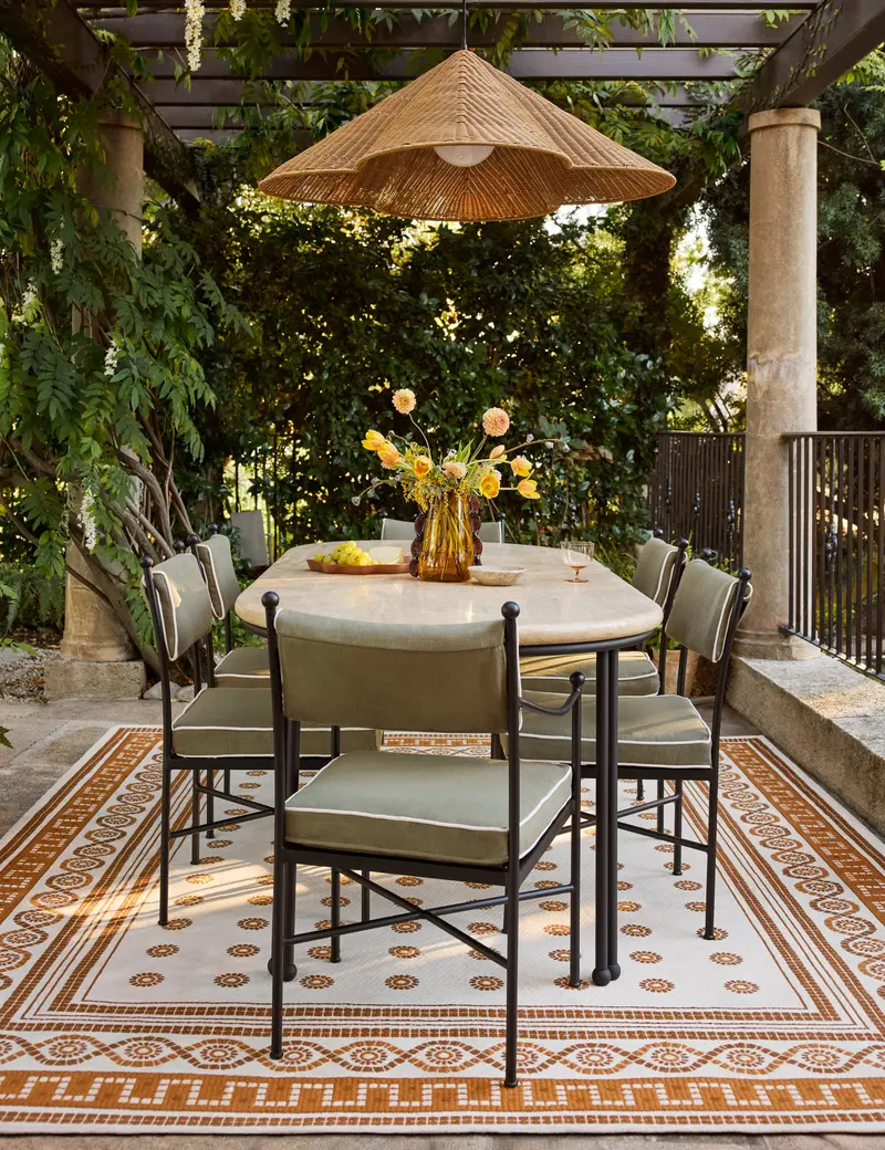Cambridge Low-Maintenance Indoor/Outdoor Rug 1