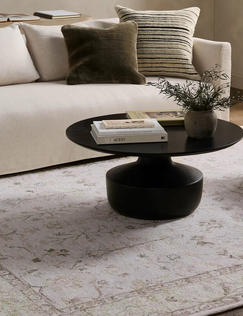 Cassandra Elegant Wool Rug, Hand-Knotted Construction 1