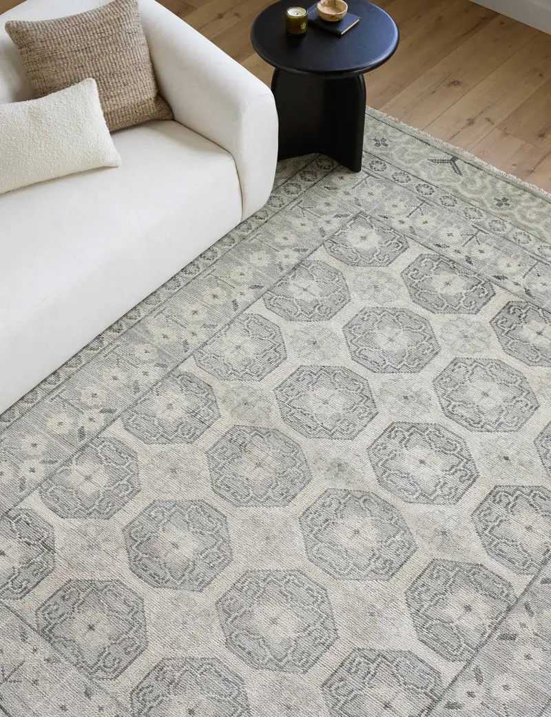Chantara Hand-Knotted Wool Area Rug – Traditional Craftsmanship 1