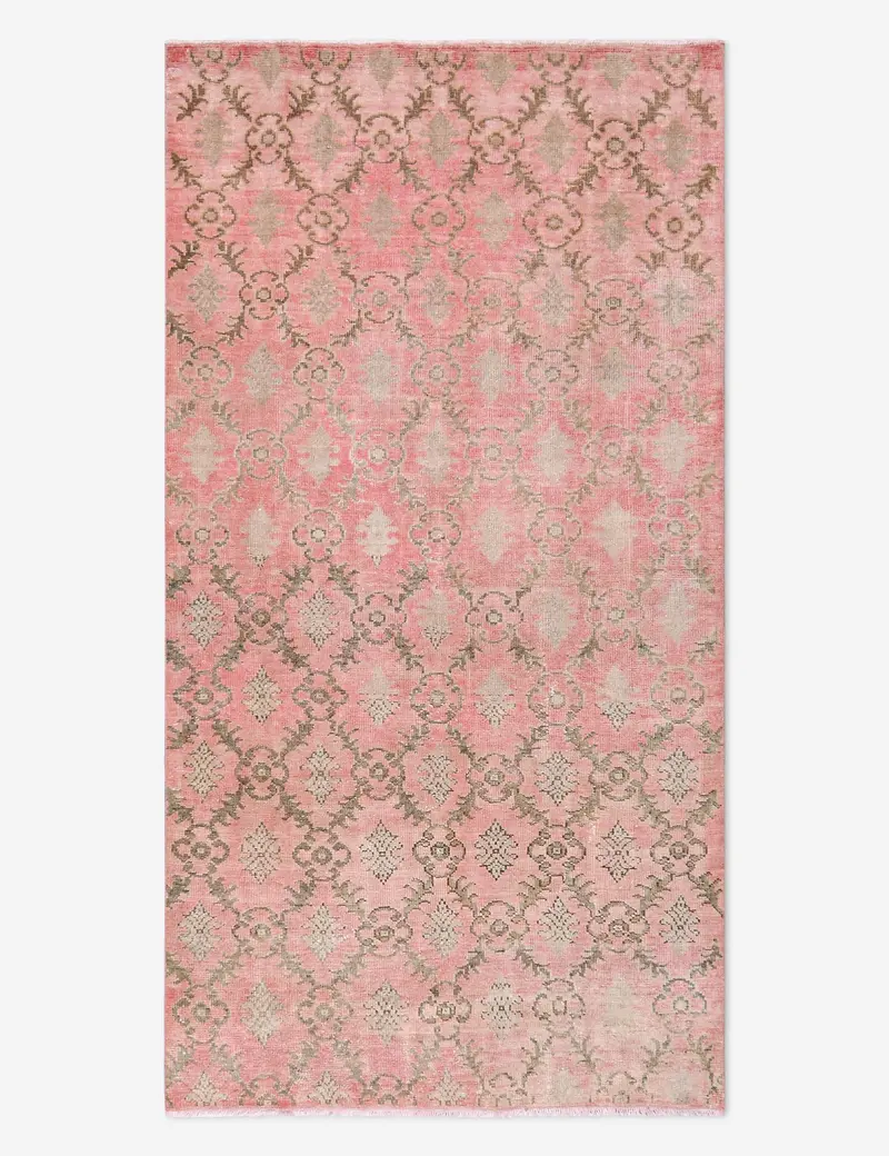 Collectible Turkish Hand-Knotted Wool Rug, Vintage Charm, 4'5" X 8'2" – No. 509 1