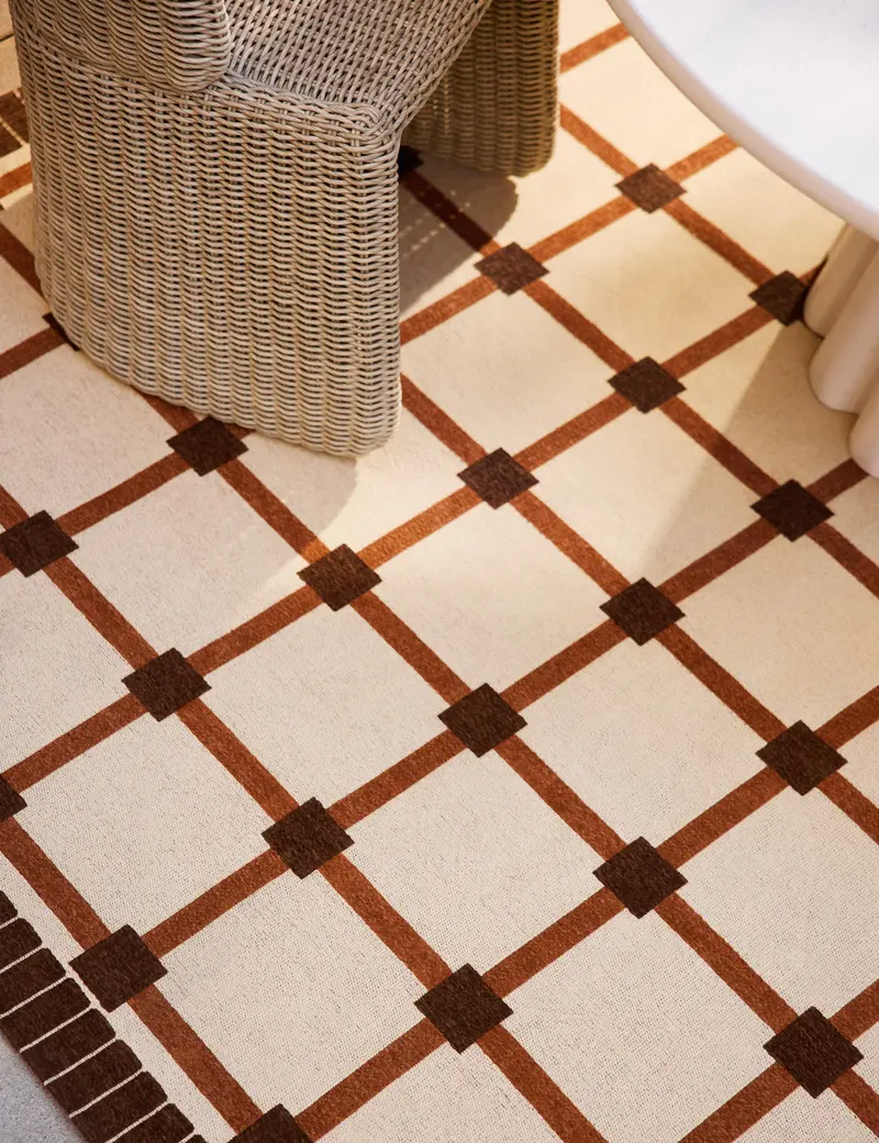 Goddard Fade-Resistant Indoor/Outdoor Rug 1