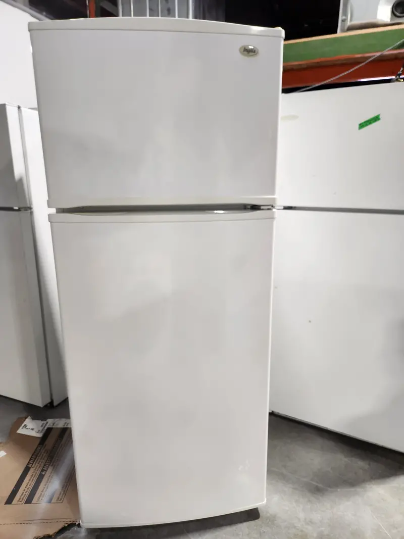 Inglis 28-Inch Compact Refrigerator – White Finish (Irt184300) – Refurbished Unit 1