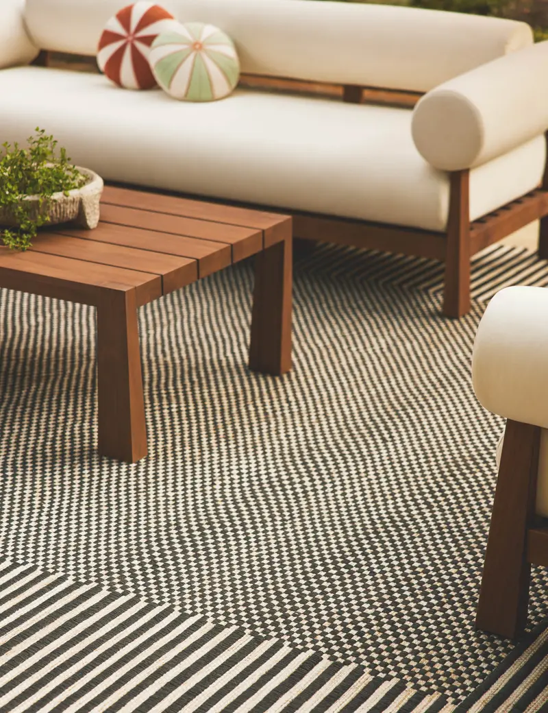 Lavinia Handwoven Rug – Indoor & Outdoor Textured Floor Covering 1