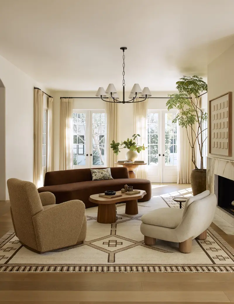 Leyli Hand-Knotted Wool Area Rug 1