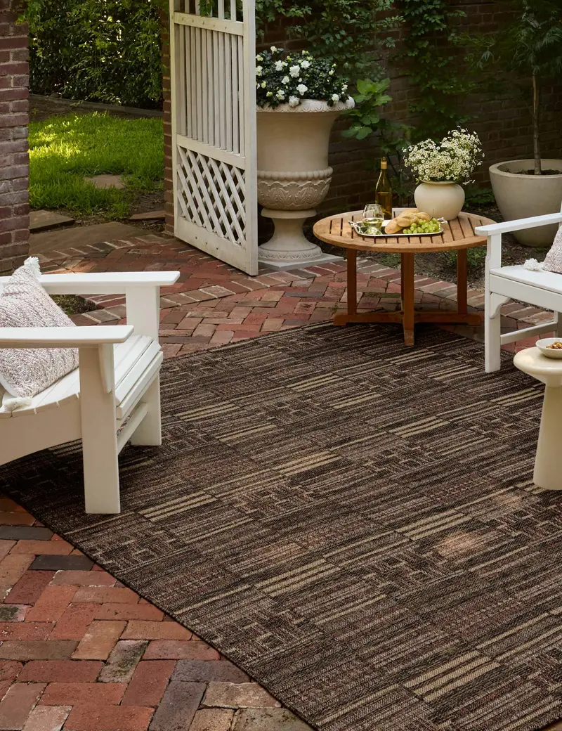 Shamar Patterned Indoor/Outdoor Area Rug 1