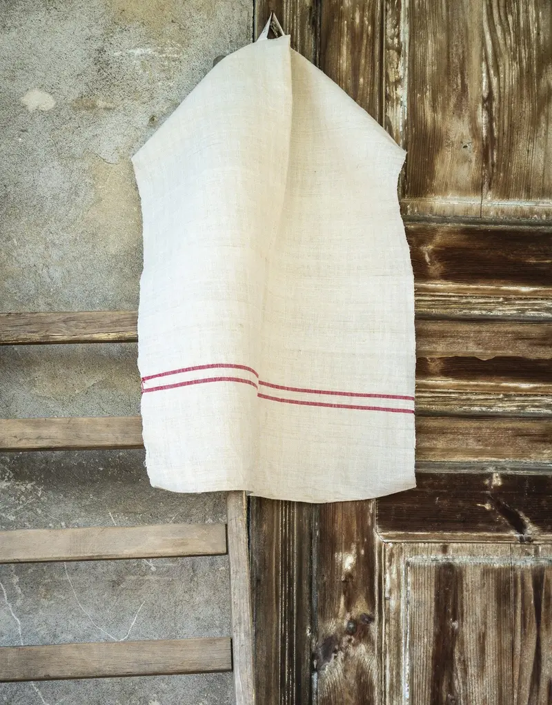 Textured Hungarian Hemp Towel – Handwoven Antique Loom Technique, T05 1
