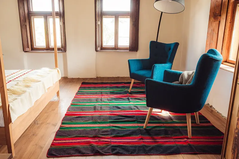 Traditional Bulgarian Rug – Handwoven Wool, Antique Finish – R35 1