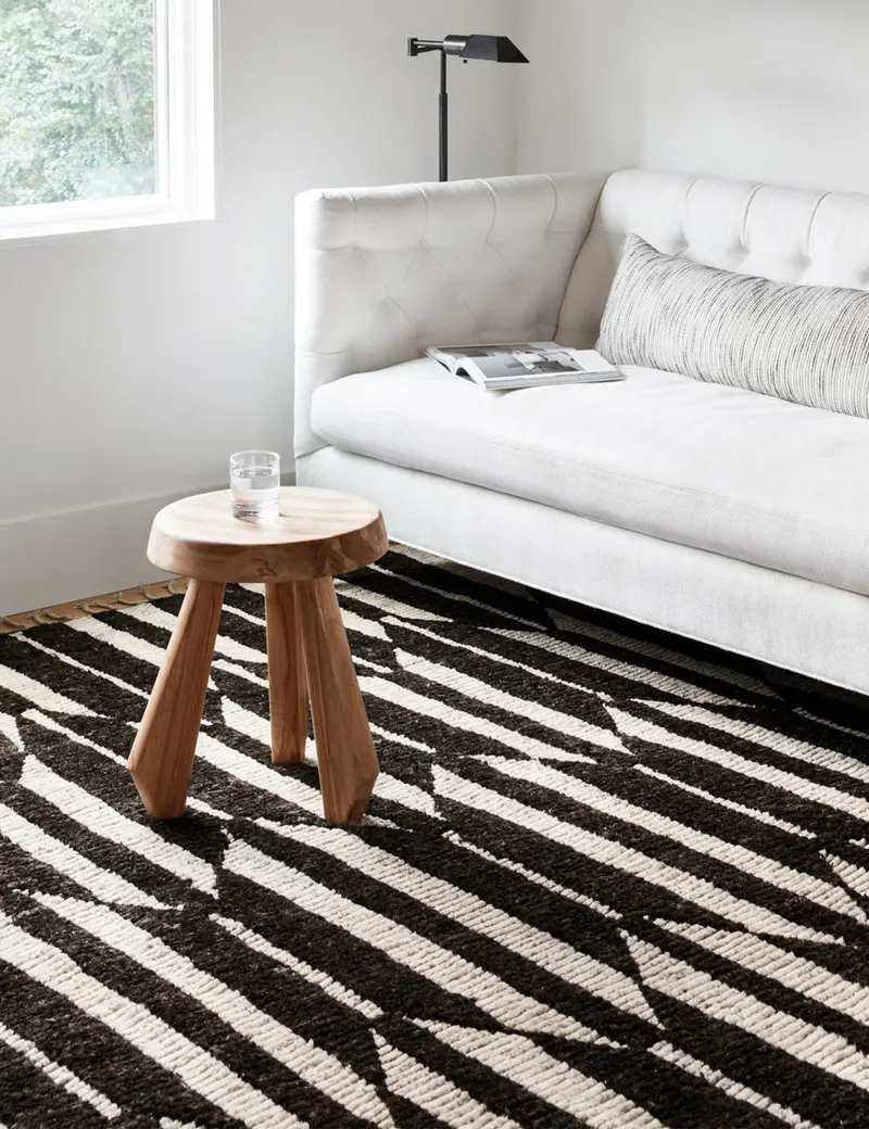 Victoire Hand-Knotted Wool Area Rug 1